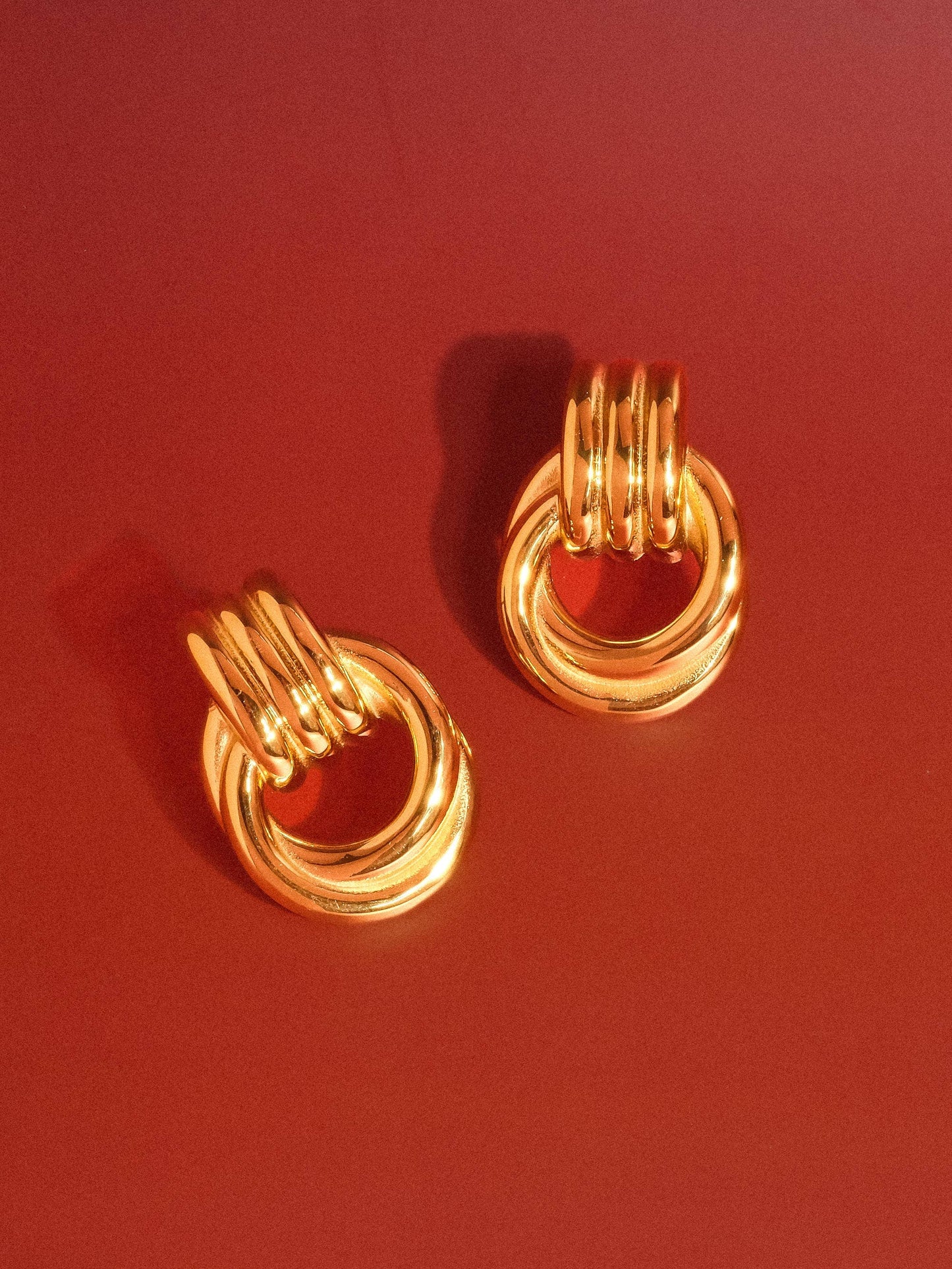 Wanda 18K Gold Non-Tarnish Classic Hoop Earring: Yellow Gold