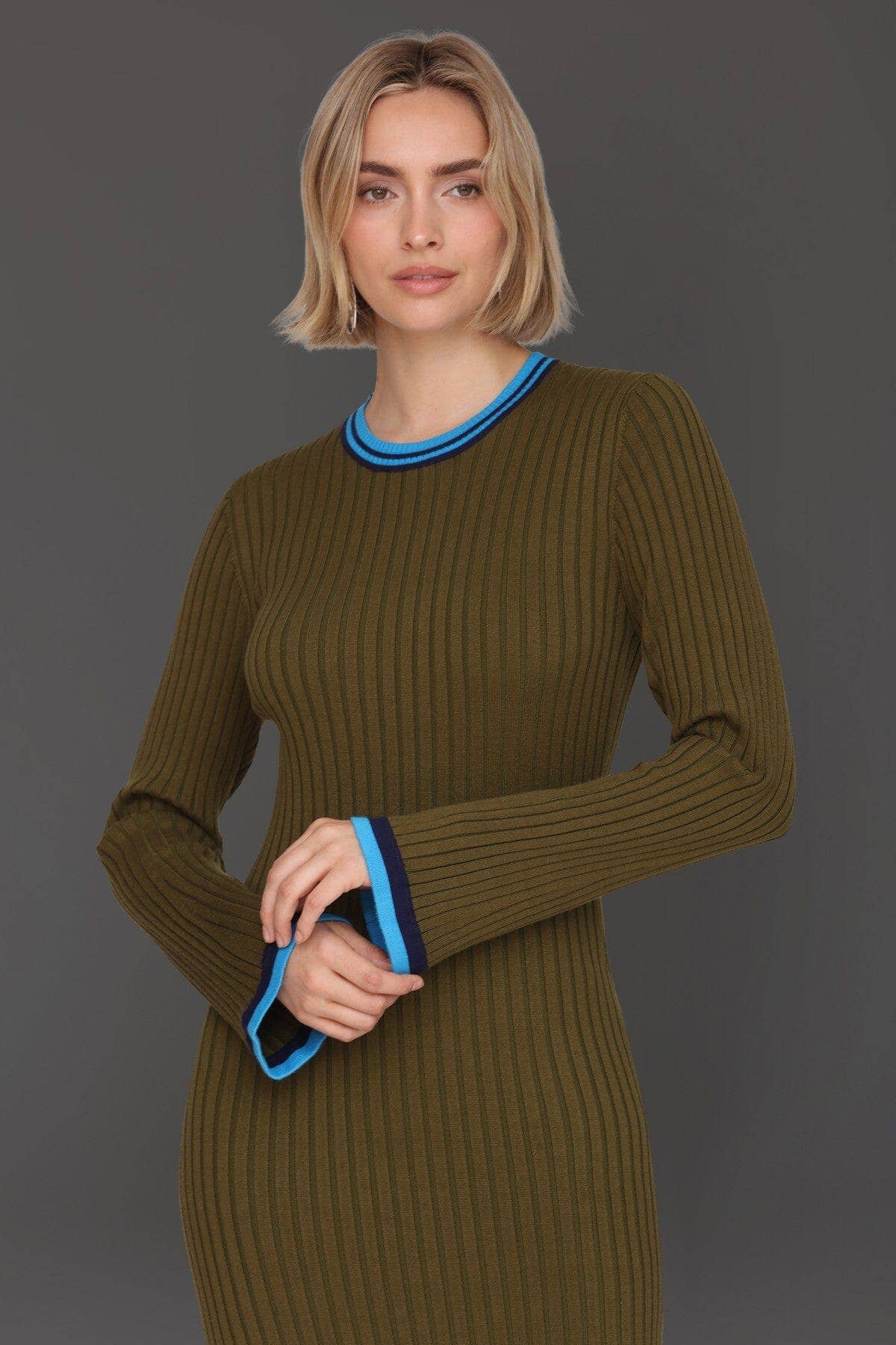 Contrast Trim Maxi Sweater Dress: Ivy Fern