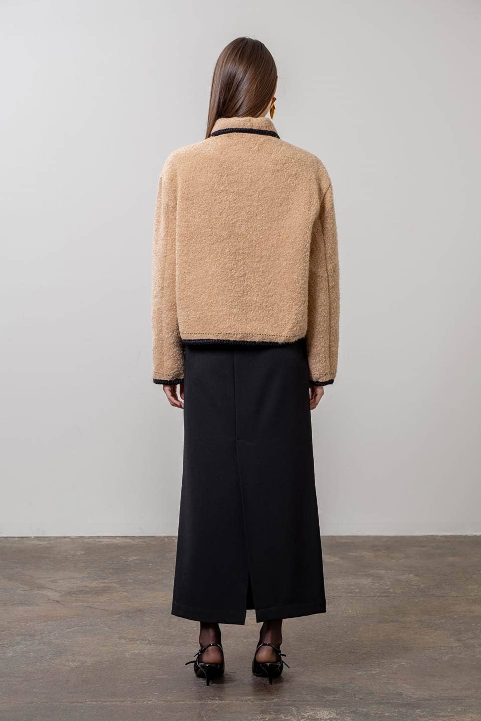 FAUX SHERPA CONTRAST EDGE JACKET: BEIGE